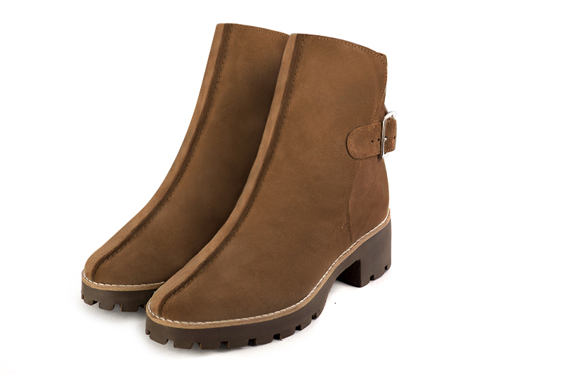 Caramel brown women's ankle boots with buckles at the back. Round toe. Low rubber soles. Front view - Florence KOOIJMAN